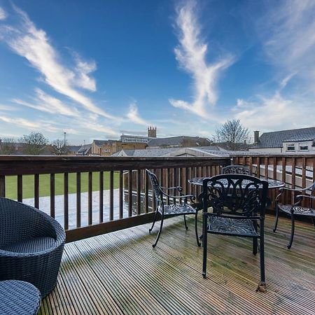 סירנססטר Ashcroft Loft By Timeless Stays - Stunning 3 Bedroom, 2 Bathrooms, Charming Central Apartment Featuring A Balcony מראה חיצוני תמונה