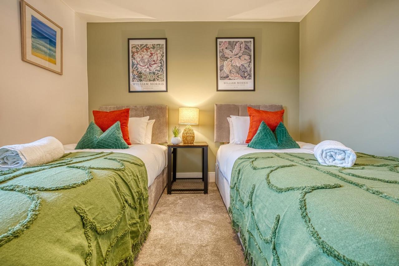 סירנססטר Ashcroft Loft By Timeless Stays - Stunning 3 Bedroom, 2 Bathrooms, Charming Central Apartment Featuring A Balcony מראה חיצוני תמונה