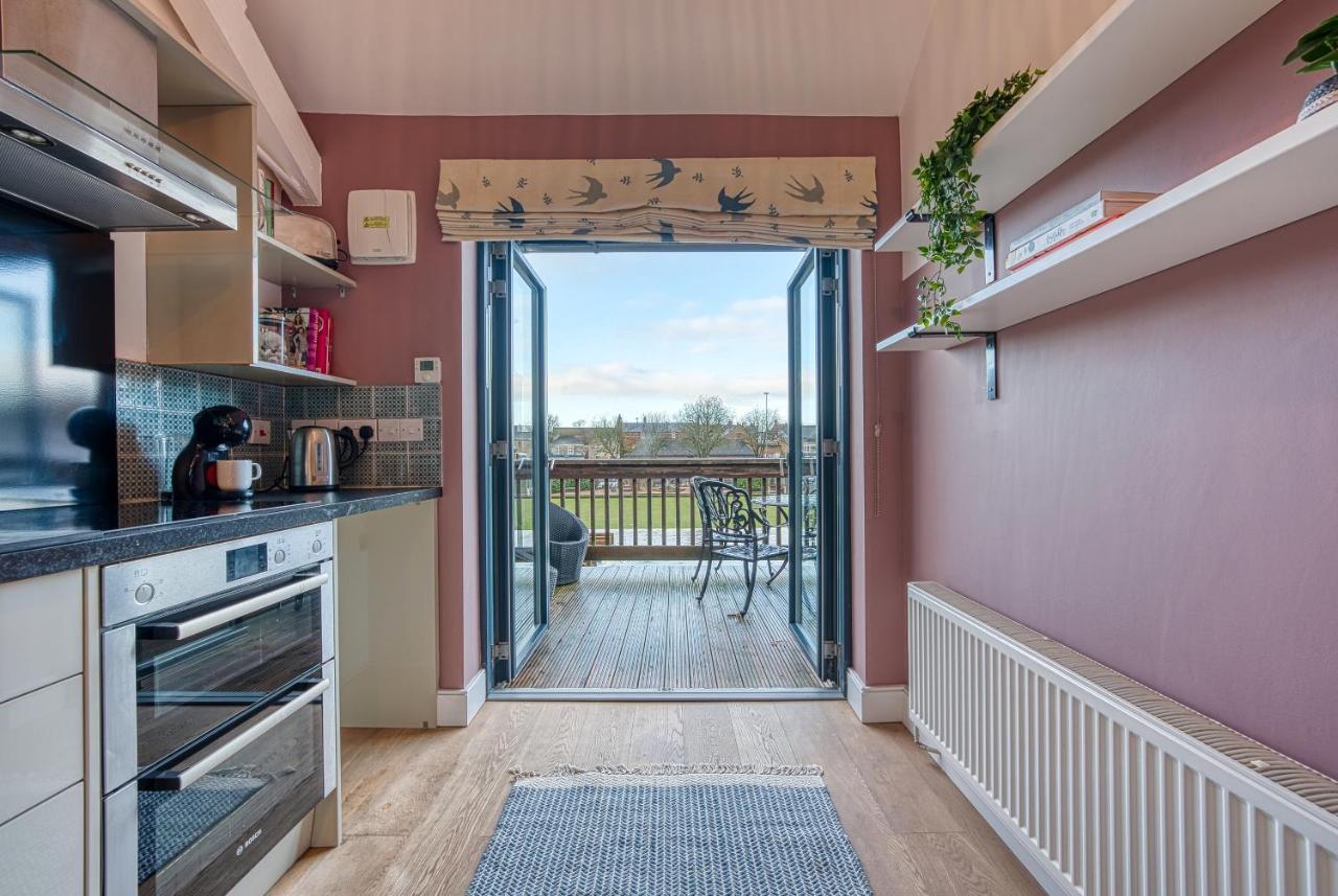 סירנססטר Ashcroft Loft By Timeless Stays - Stunning 3 Bedroom, 2 Bathrooms, Charming Central Apartment Featuring A Balcony מראה חיצוני תמונה