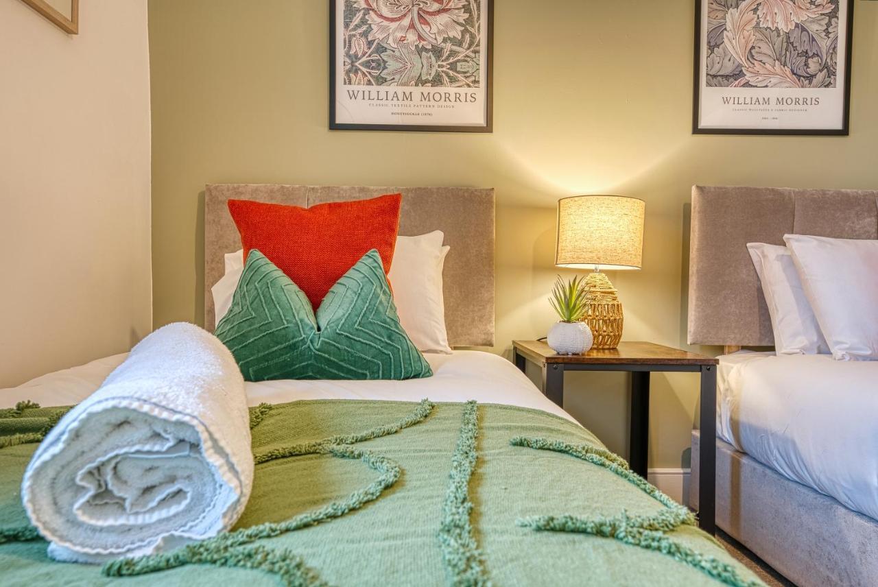סירנססטר Ashcroft Loft By Timeless Stays - Stunning 3 Bedroom, 2 Bathrooms, Charming Central Apartment Featuring A Balcony מראה חיצוני תמונה