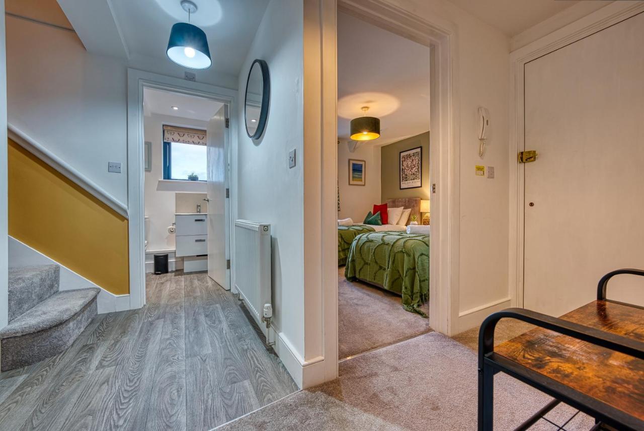 סירנססטר Ashcroft Loft By Timeless Stays - Stunning 3 Bedroom, 2 Bathrooms, Charming Central Apartment Featuring A Balcony מראה חיצוני תמונה