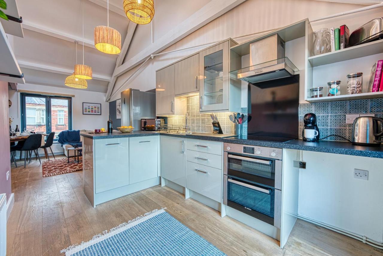 סירנססטר Ashcroft Loft By Timeless Stays - Stunning 3 Bedroom, 2 Bathrooms, Charming Central Apartment Featuring A Balcony מראה חיצוני תמונה