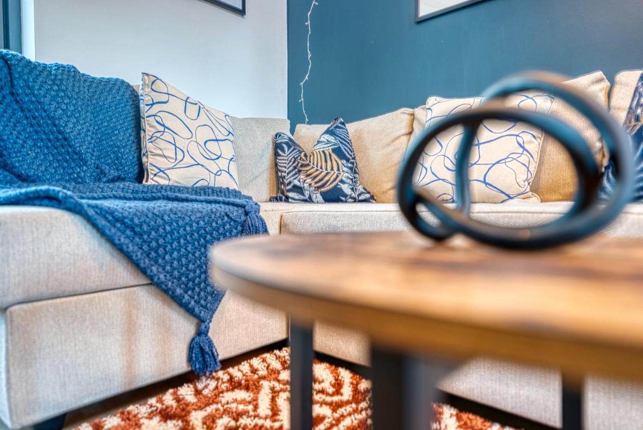 סירנססטר Ashcroft Loft By Timeless Stays - Stunning 3 Bedroom, 2 Bathrooms, Charming Central Apartment Featuring A Balcony מראה חיצוני תמונה