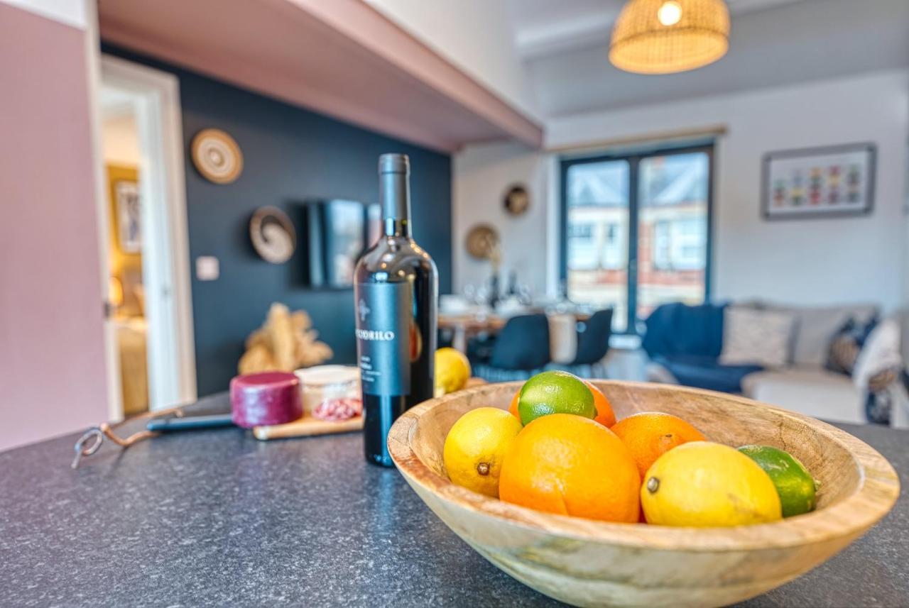 סירנססטר Ashcroft Loft By Timeless Stays - Stunning 3 Bedroom, 2 Bathrooms, Charming Central Apartment Featuring A Balcony מראה חיצוני תמונה